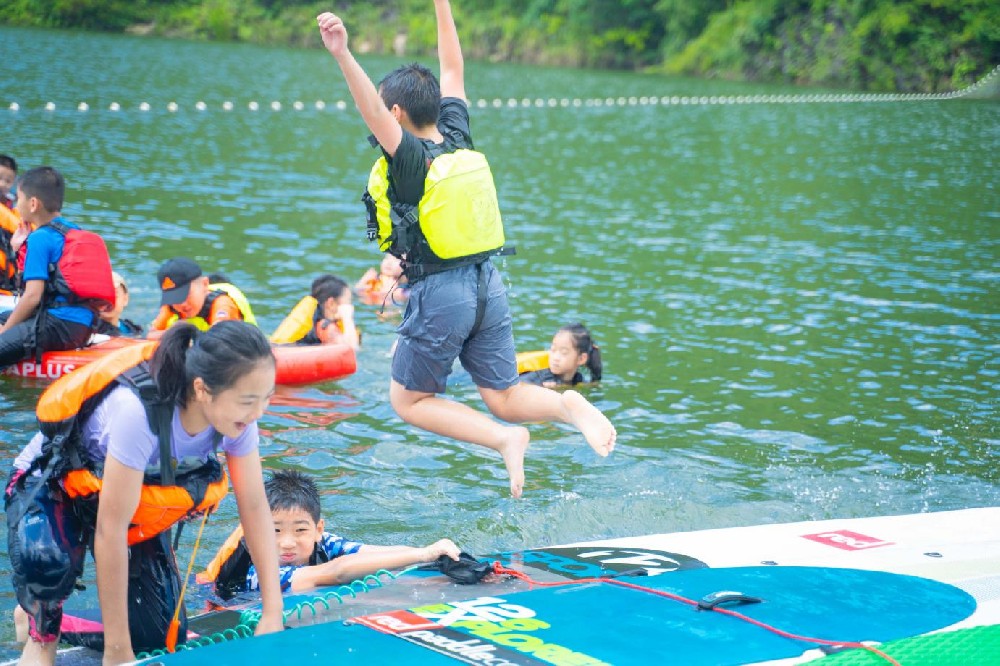 亲子挑战万绿湖，花式玩水、桨板冲浪、皮划艇环湖、小岛野炊、星空露营